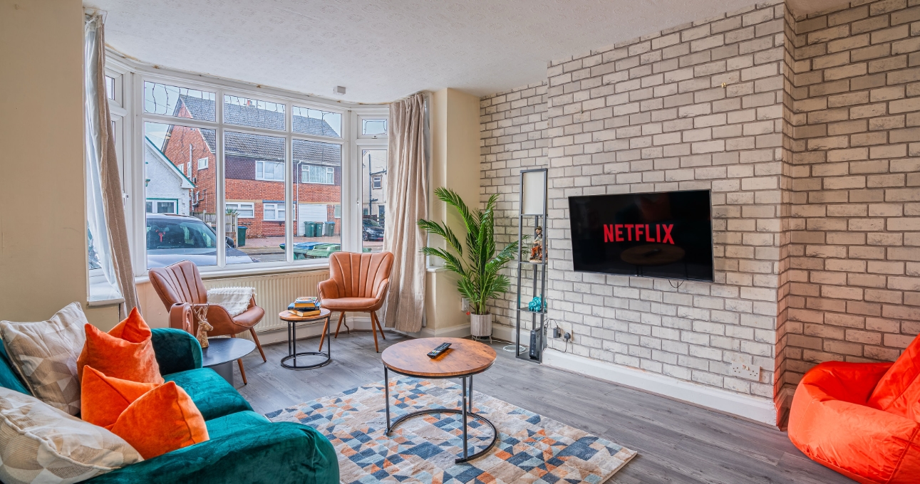 Coventry property - 4 bedroom furnished house for contractors